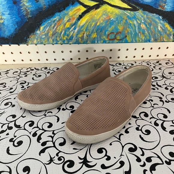 Ladies slip on shoes. Size 5. Pink - Picture 2 of 4